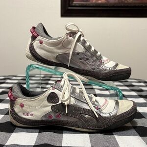 CUSHE Lace Up Athletic White Silver Gray Pink Shoes UW00502 Boutique Womens Sz 9